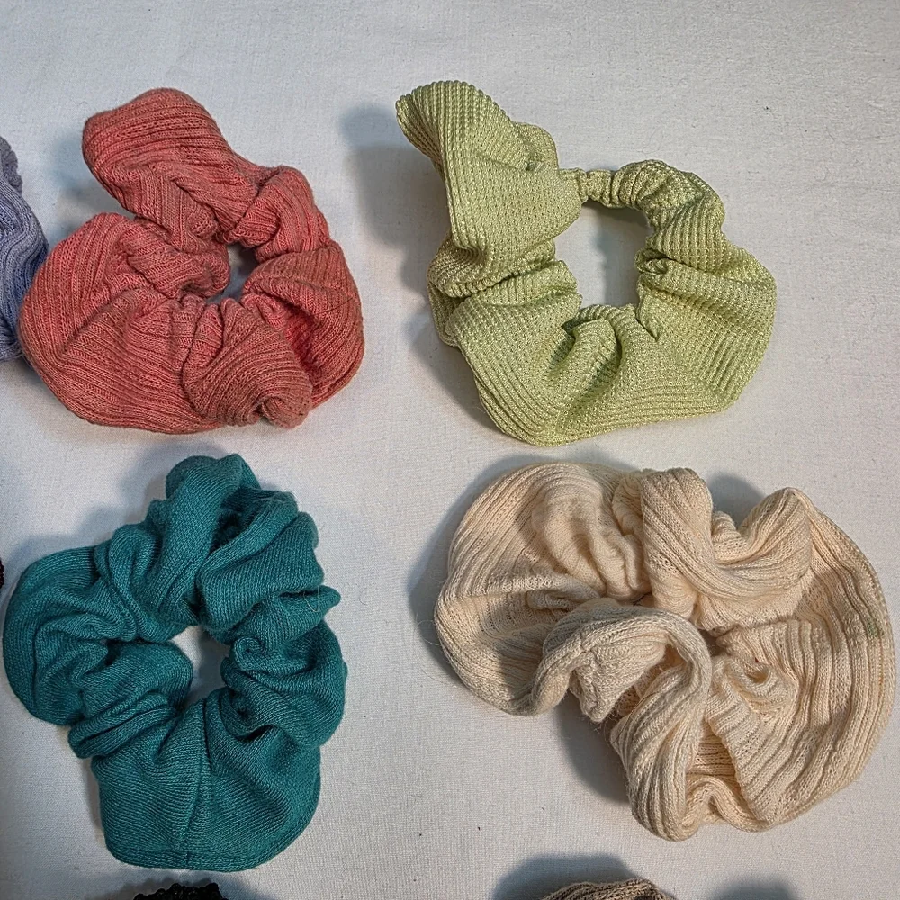 Scunci and Goody Hair Accessories Vintage Collection In Black Cream Brown Green